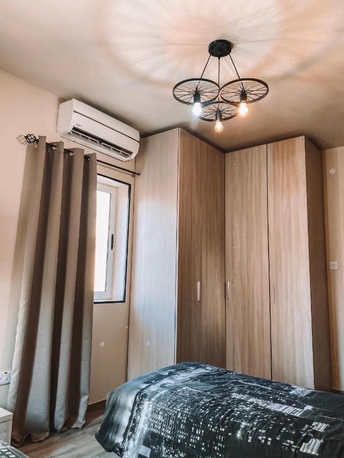 Lovely Modern Apartment In St.Julian Saint Julian's Bagian luar foto